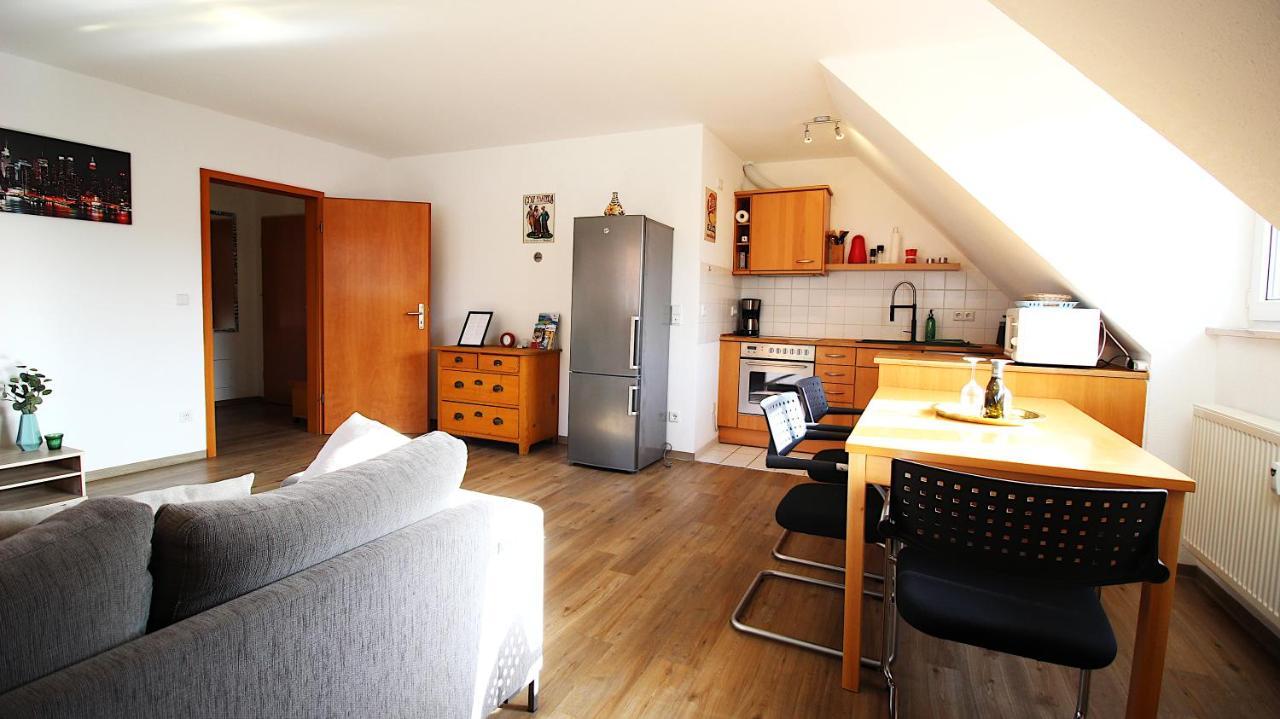 Homie Stay Zell - Apartment Mit Privatparkplatz Zell am Main Exterior foto